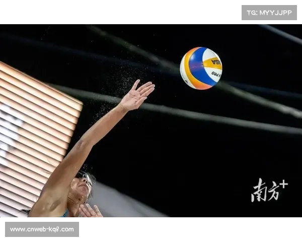 全运会沙排香港赛区飘雨,义工提前准备雨衣应对 全运会沙排香港赛区飘雨,义工提前准备雨衣应对