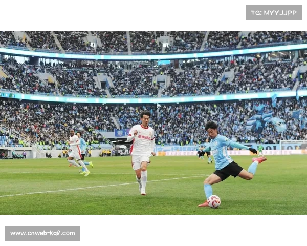 大连英博主场文化打造，球迷支持成保级动力